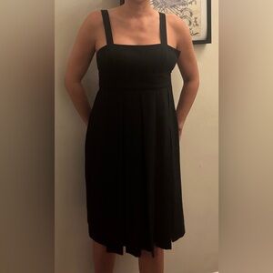 Banana Republic Black pleated knee skirt empire waist dress size Xs/small